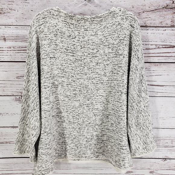 Chico's Black White Knit Textured Mini Fringe Dolman Sleeve Top Size 3 - Picture 11 of 15